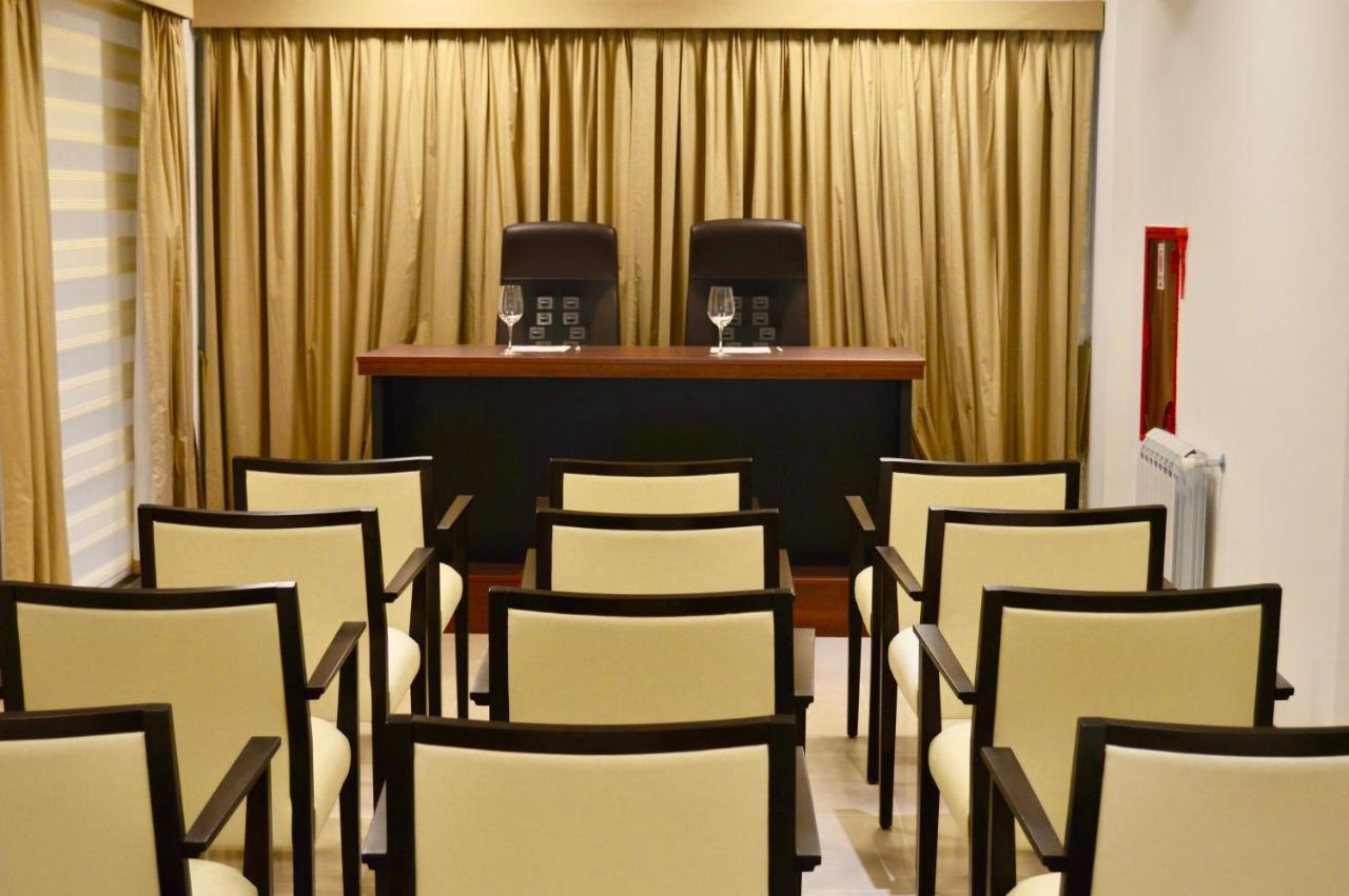 Hotel 6 De Octubre Buenos Aires Eksteriør billede