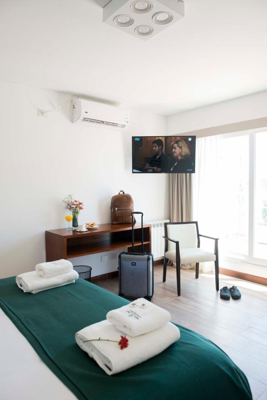 Hotel 6 De Octubre Buenos Aires Eksteriør billede